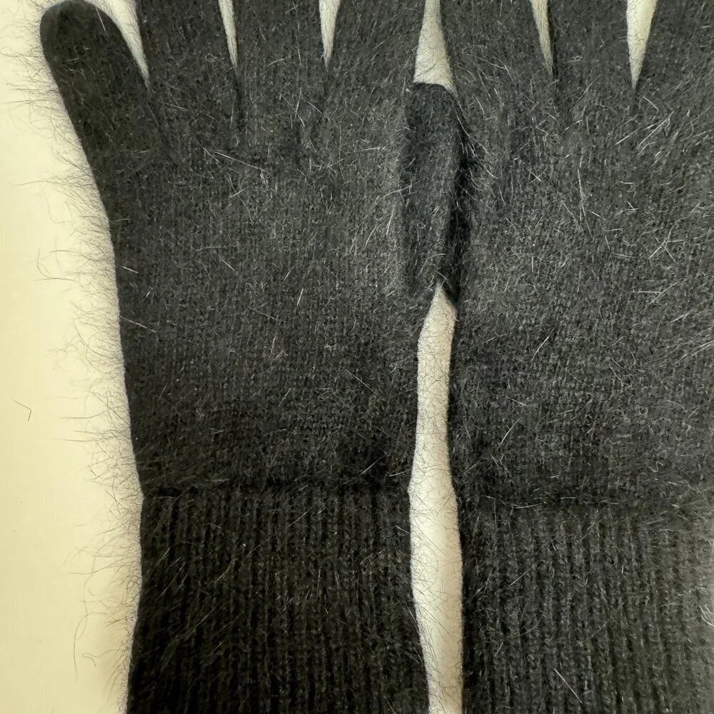 NWOT  Angora / Rabbit Hair Black Gloves